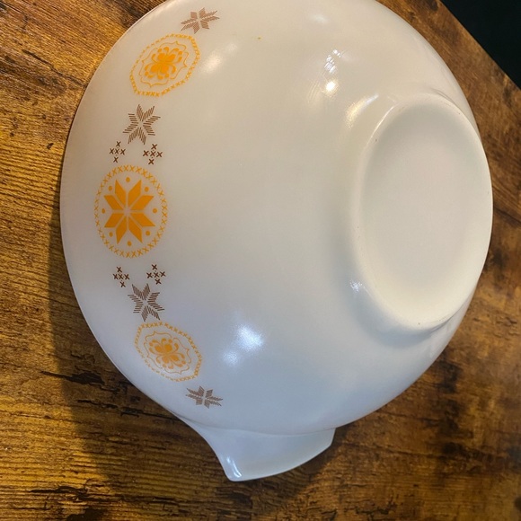 Vintage Pyrex gooseberry 501 (2) and one Town and Country 444 Cinderella bowl! - Picture 6 of 8